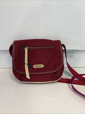 NWOT Hedgren Burgundy Canvas  Crossbody Bag with Contrast Trim